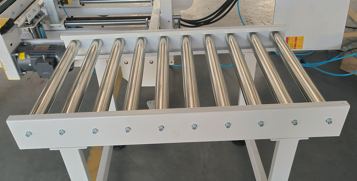  滾筒輸送線的動(dòng)力款和無動(dòng)力款有什么區(qū)別？